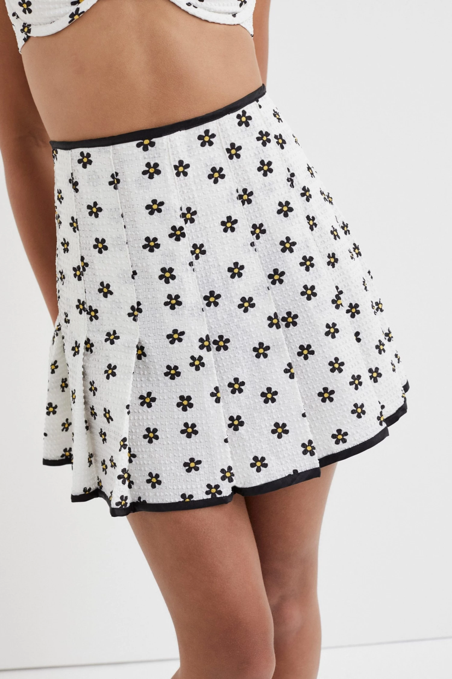 Ready-to-Wear Shop Brenda Mini Skirt 4 Ready-to-Wear Shop Brenda Mini Skirt