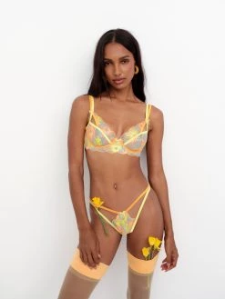 Victorias Secret New Waterlily Embroidery Underwire Bra