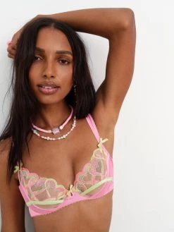 Victorias Secret Hugging Hearts Embroidery Underwire Bra